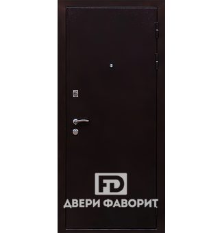 Дверь в квартиру с тремя петлями