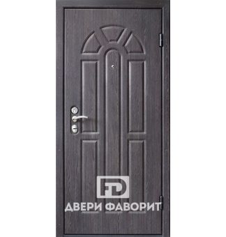 Стальная входная дверь с отделкой МДФ, ручка fuaro