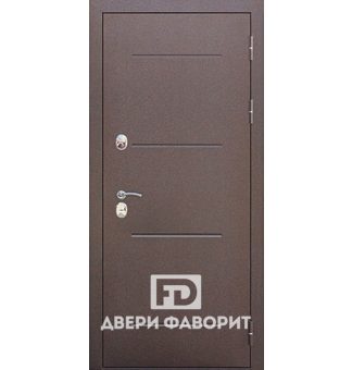 уличная дверь с цинкогрунтом усилена тремя петлями на подшипниках